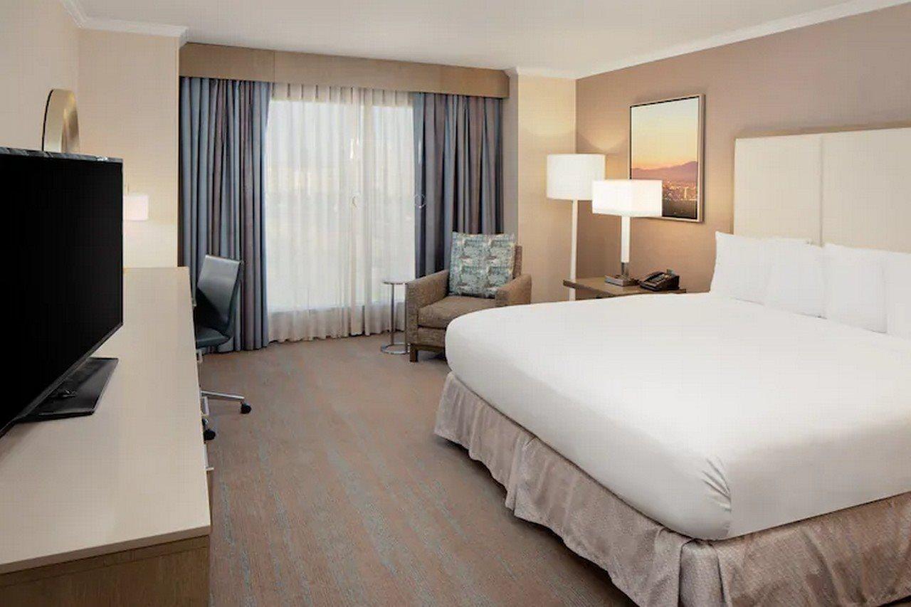Doubletree By Hilton Irvine Spectrum Zewnętrze zdjęcie