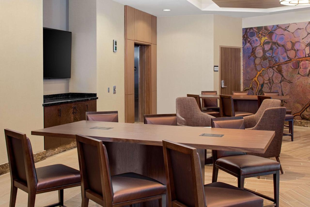Doubletree By Hilton Irvine Spectrum Zewnętrze zdjęcie