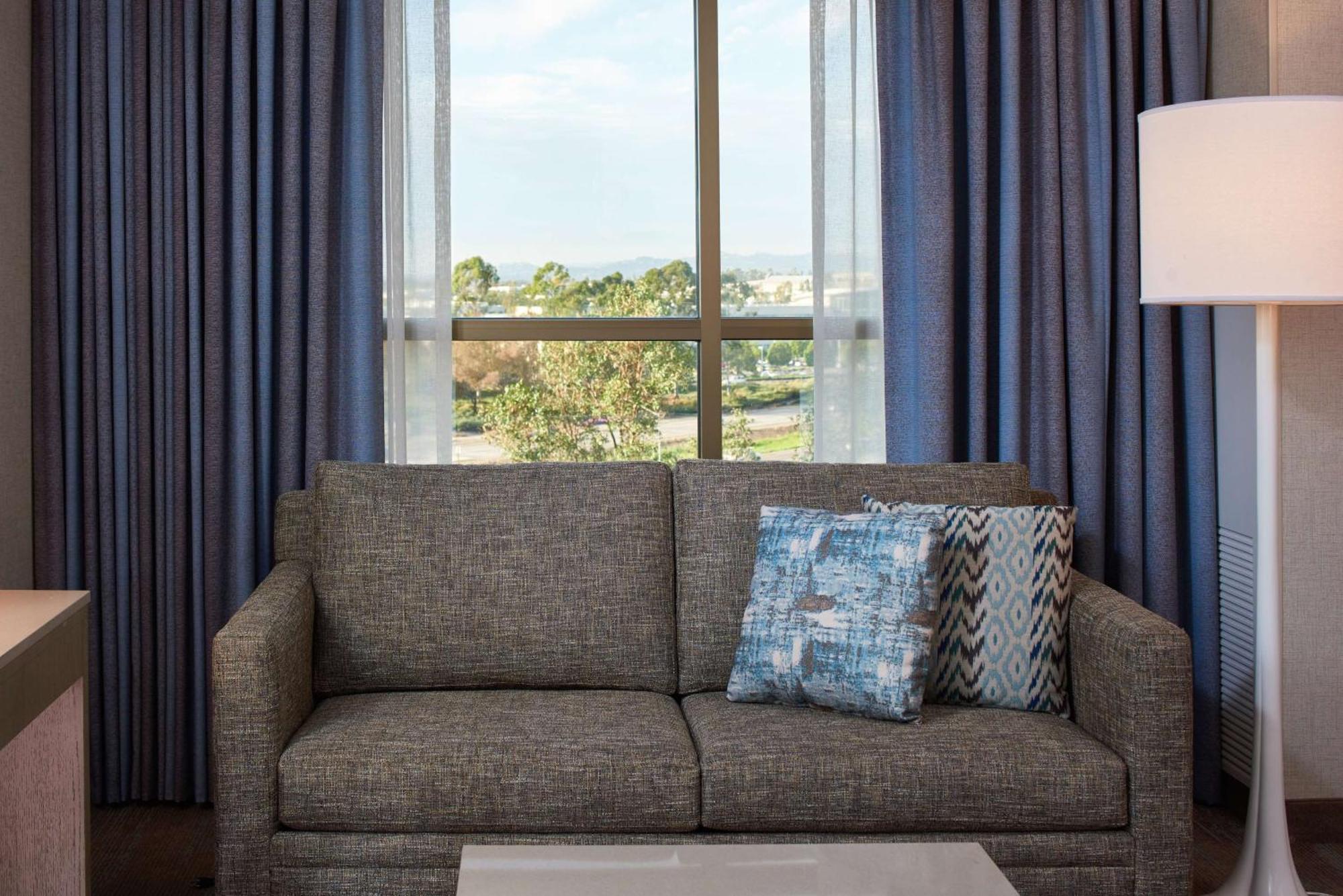Doubletree By Hilton Irvine Spectrum Zewnętrze zdjęcie