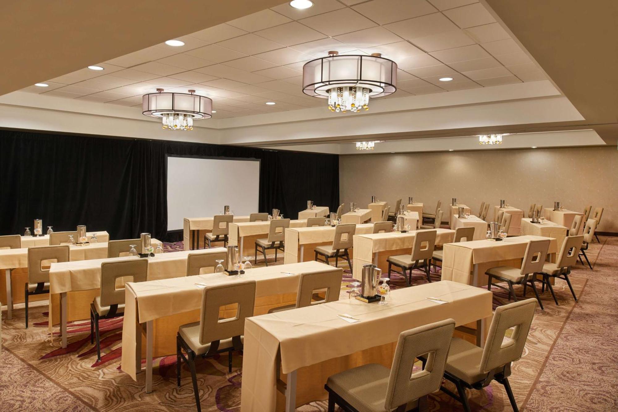 Doubletree By Hilton Irvine Spectrum Zewnętrze zdjęcie