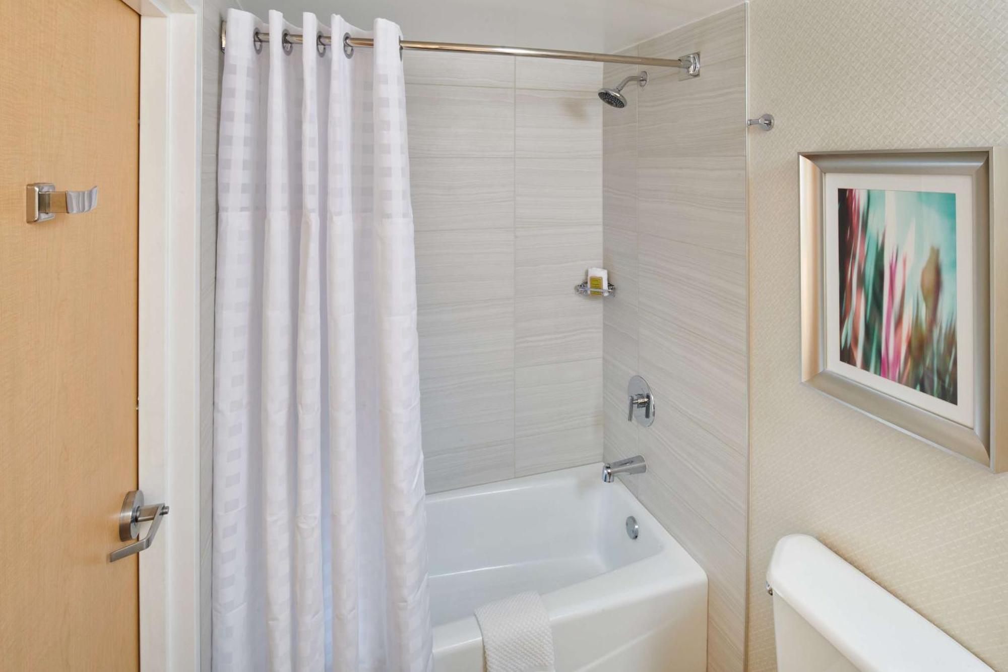 Doubletree By Hilton Irvine Spectrum Zewnętrze zdjęcie