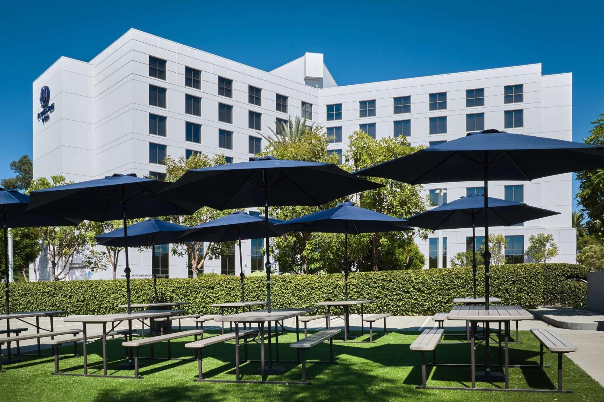 Doubletree By Hilton Irvine Spectrum Zewnętrze zdjęcie