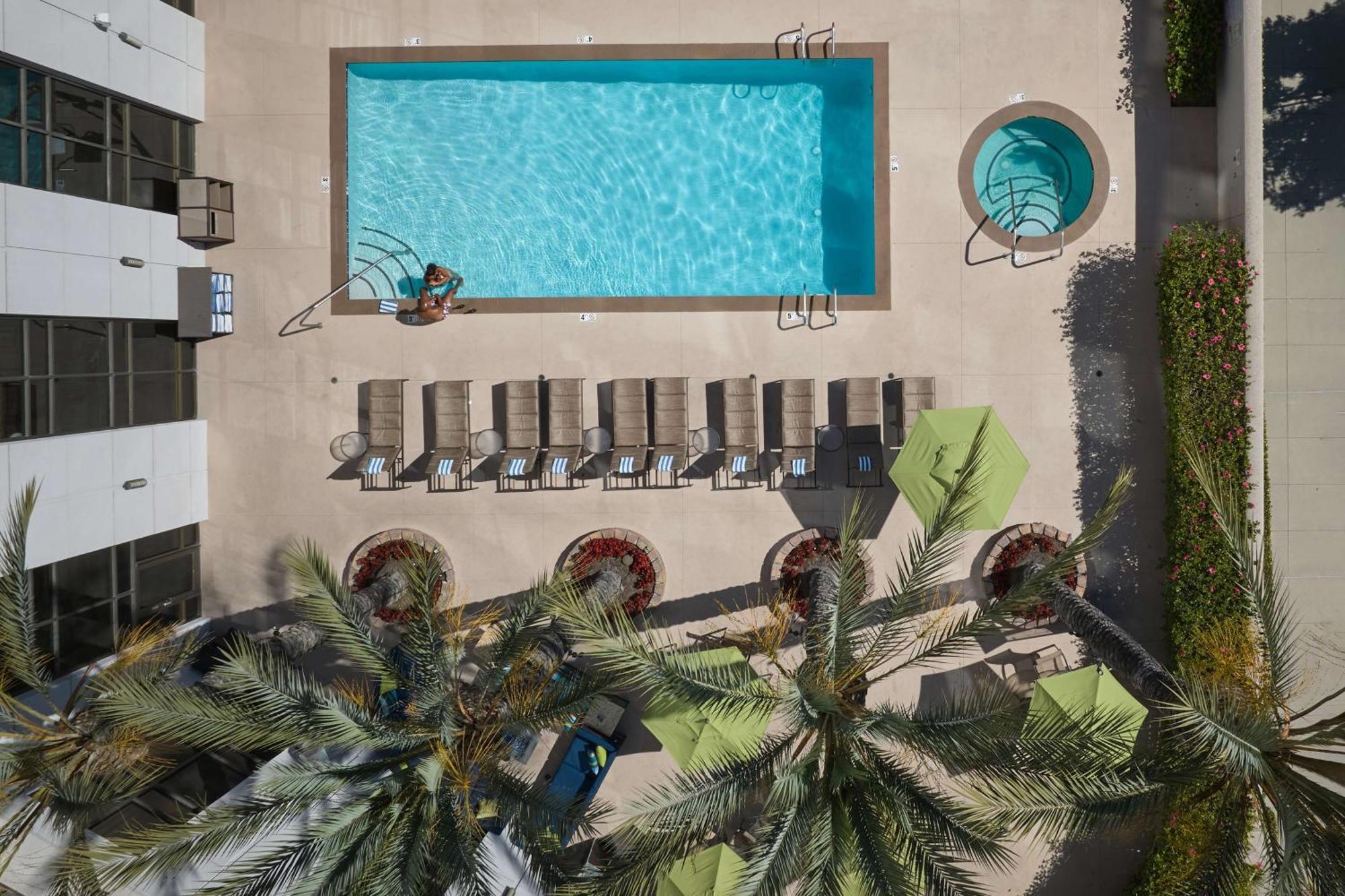 Doubletree By Hilton Irvine Spectrum Zewnętrze zdjęcie